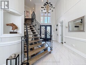 2022 Eckland Ct in Mississauga, ON - Building Photo - Building Photo
