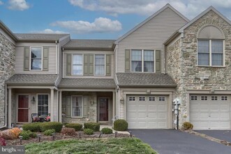 1959 Deer Run Dr in Hummelstown, PA - Building Photo - Building Photo