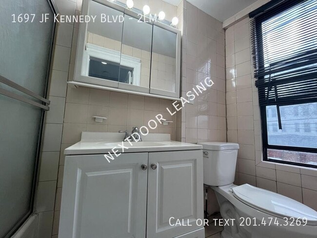 1697 John F. Kennedy Blvd in Jersey City, NJ - Building Photo - Building Photo