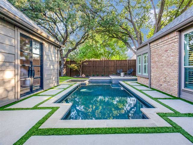 16102 Shadybank Dr in Dallas, TX - Building Photo - Building Photo