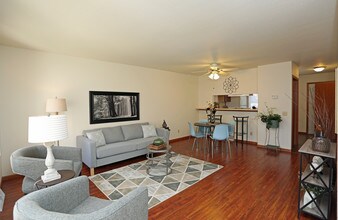 Glendale Townhomes in Madison, WI - Foto de edificio - Interior Photo