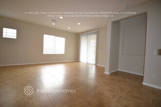 8833 Lauderhill St in Las Vegas, NV - Building Photo - Building Photo