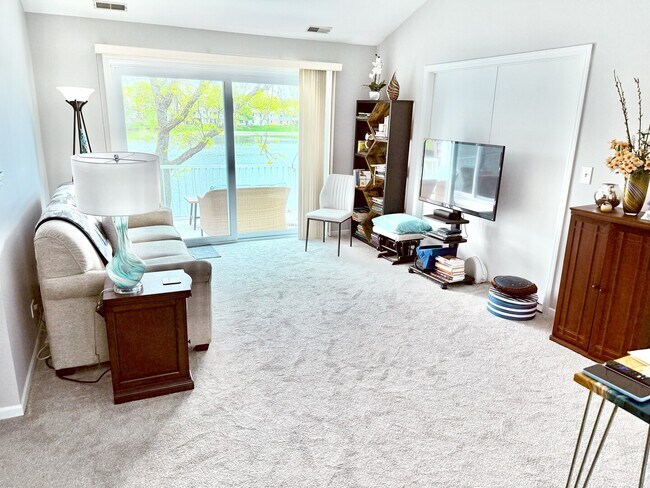 27W705 Windermere Rd in Winfield, IL - Building Photo - Building Photo