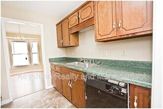 1770 Crestview Dr in Clarksville, TN - Building Photo - Building Photo