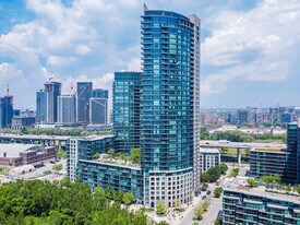 Tower 1 in Toronto, ON - Building Photo
