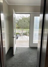 1721 Whitehall Dr in Davie, FL - Building Photo - Building Photo