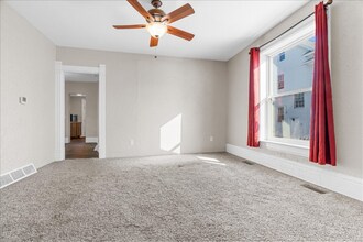 412 W Genesee St, Unit 412 in Lansing, MI - Building Photo - Building Photo