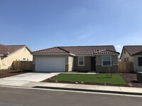 210 North St in Los Banos, CA - Foto de edificio - Building Photo