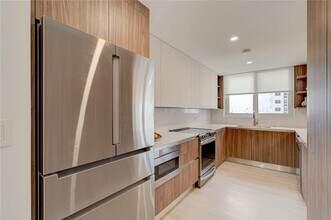 1370 S Ocean Blvd in Pompano Beach, FL - Building Photo - Building Photo