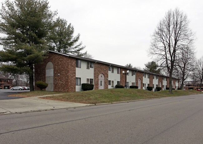 700 Carnegie Ave in Akron, OH - Foto de edificio - Building Photo