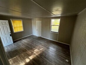 1648 W Rev Dr Ransom Howard St in Port Arthur, TX - Foto de edificio - Building Photo