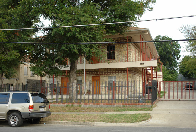 4517 Munger Ave in Dallas, TX - Building Photo - Building Photo