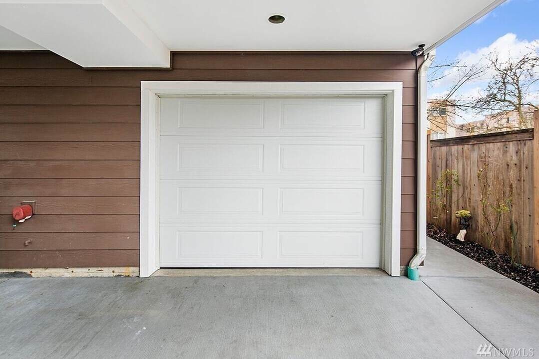 9019 18th Ave SW in Seattle, WA - Building Photo