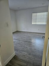 1585 W 35th Pl in Los Angeles, CA - Building Photo - Building Photo