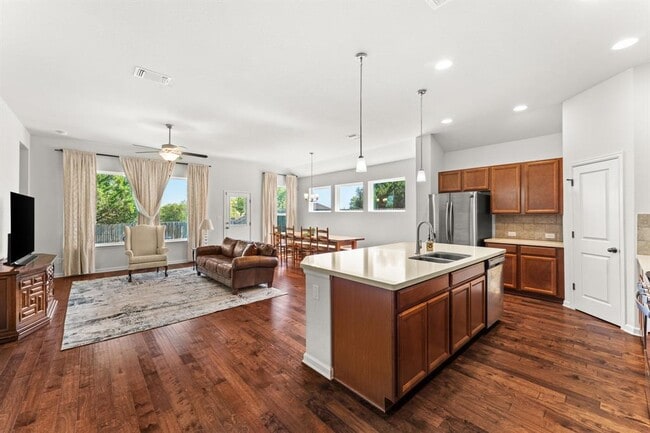 489 Bridgestone Way in Buda, TX - Building Photo - Building Photo