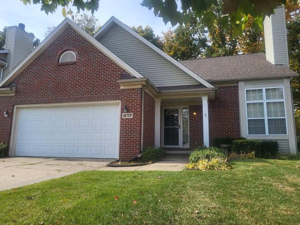 417 Cambridge Dr in Dexter, MI - Building Photo