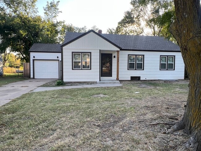 property at 648 N Glendale St