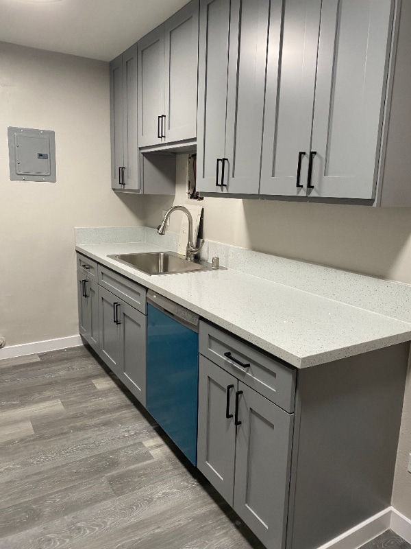 10831 Fruitland Dr in Los Angeles, CA - Foto de edificio - Building Photo