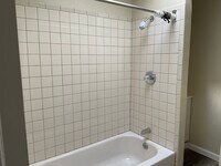 5201 Cedar Ave, Unit 3R - 6