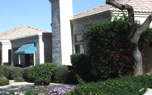 74320 Magnesia Falls Dr in Palm Desert, CA - Building Photo