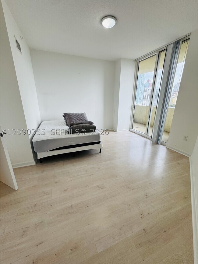 property at 19501 W Country Club Dr