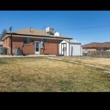 10454 Grant Dr in Northglenn, CO - Foto de edificio - Building Photo