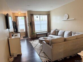 5 Case Ct in Monroe, NY - Building Photo - Building Photo