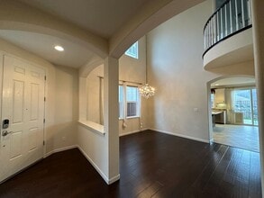 6670 Chalk Hill Ln in Vallejo, CA - Foto de edificio - Building Photo