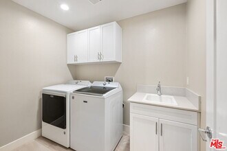 4416 Paxton Pl in Calabasas, CA - Building Photo - Building Photo