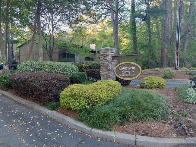 1003 Dunbar Dr in Dunwoody, GA - Building Photo - Building Photo