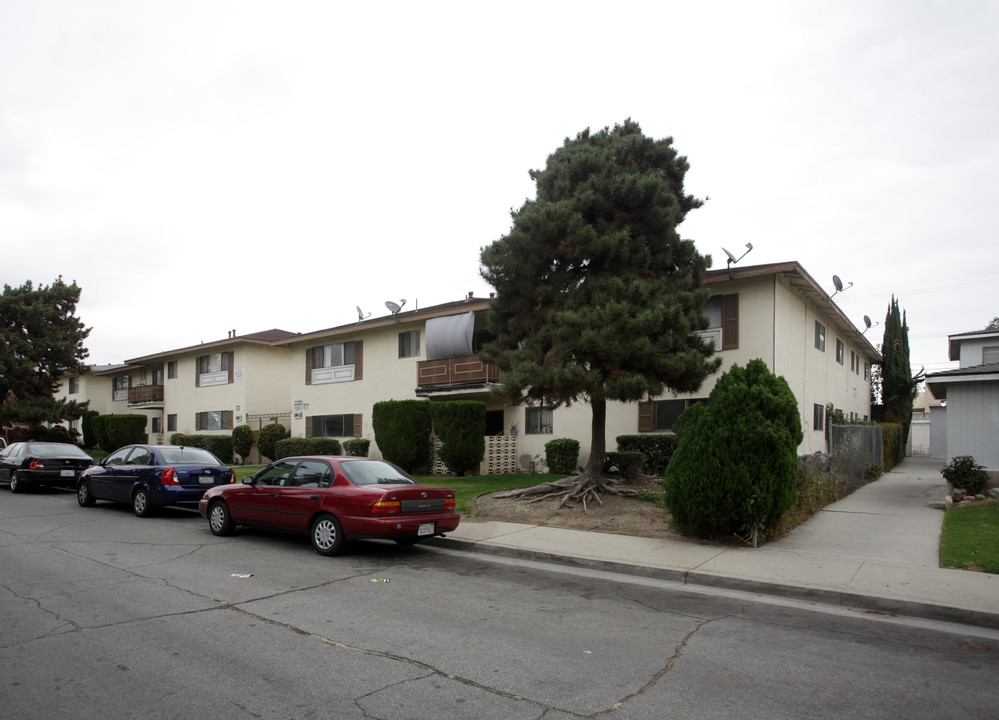 1820 Cordova St in Pomona, CA - Foto de edificio