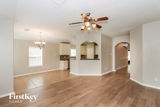 2726 Lakecrest Way Dr in Katy, TX - Building Photo - Building Photo