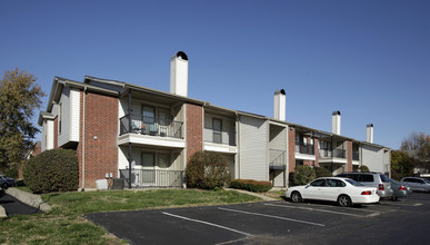 Vanderbilt Apartments in St. Peters, MO - Building Photo - Building Photo