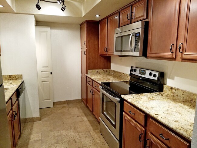 8500 E Indian School Rd in Scottsdale, AZ - Building Photo - Building Photo
