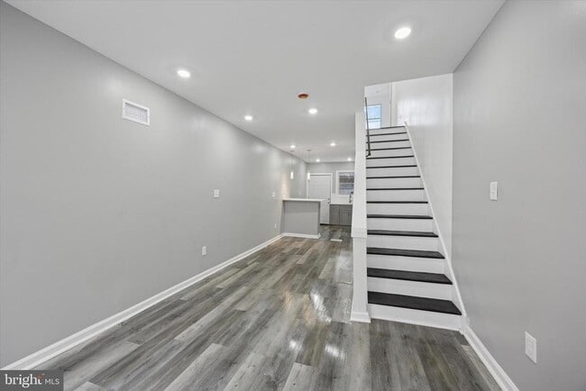 property at 1904 N Leithgow St