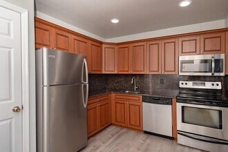 30 Westgate Dr in Bohemia, NY - Building Photo - Building Photo