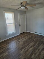 504 Elm St in Van Meter, IA - Building Photo