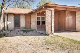 907 Fieldwood Dr in Austin, TX - Building Photo