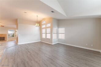 8220 Desert Beach Dr in Las Vegas, NV - Building Photo - Building Photo