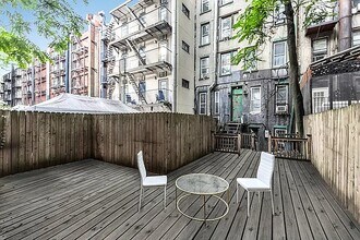 332 E 6th St in New York, NY - Foto de edificio - Building Photo