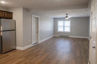 111 K St, Unit Upper Unit in Bedford, PA - Foto de edificio - Building Photo