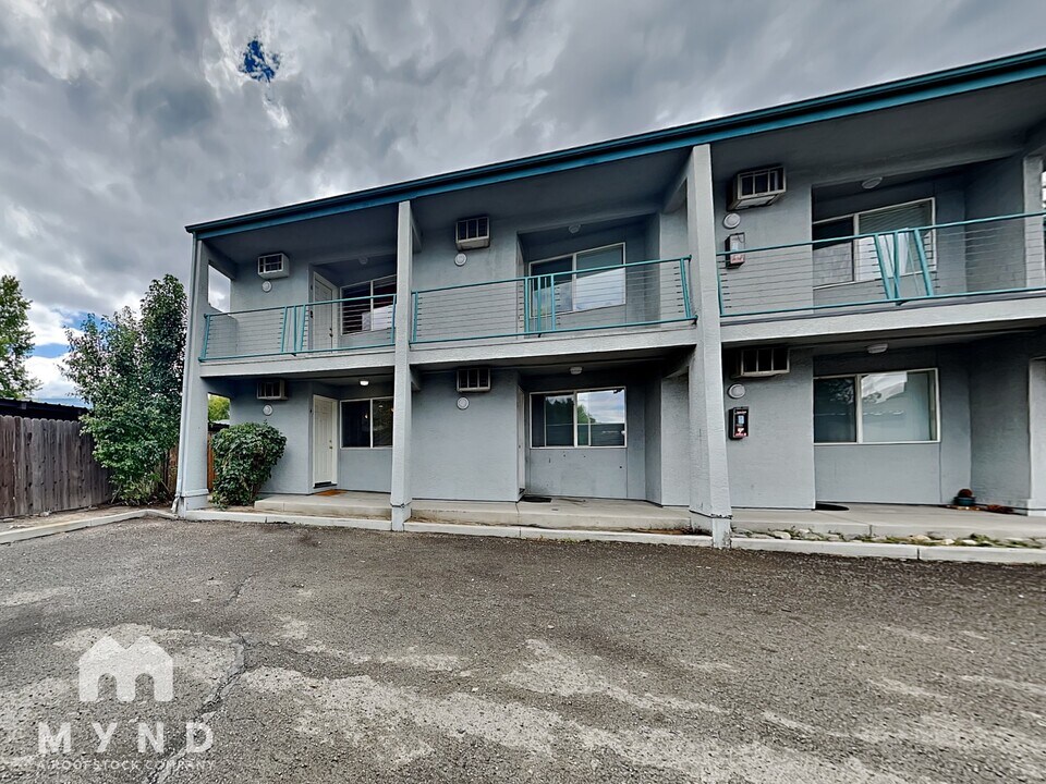 954 Berrum Ln in Reno, NV - Foto de edificio