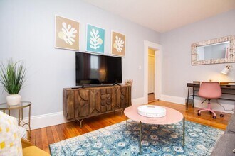 636 Washington St in Brookline, MA - Building Photo - Building Photo