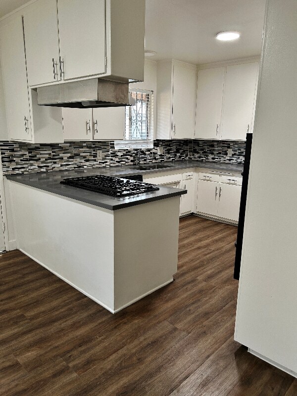 property at 1339 N Hobart Blvd