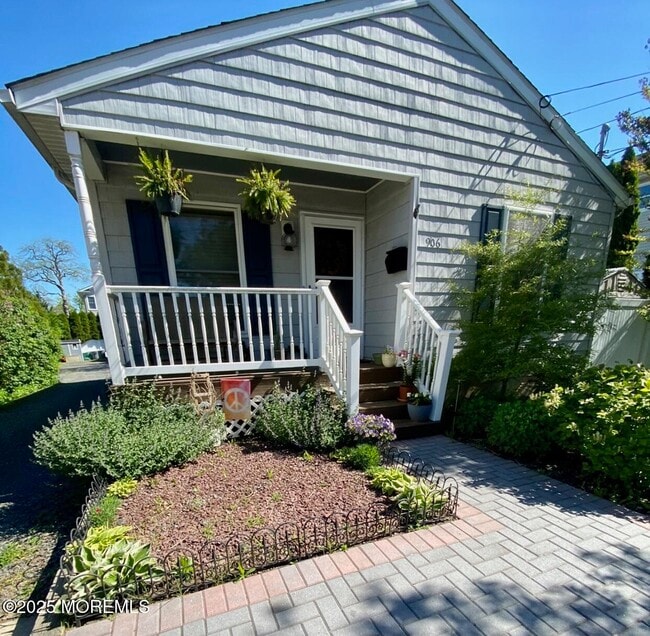 property at 906 16th Ave