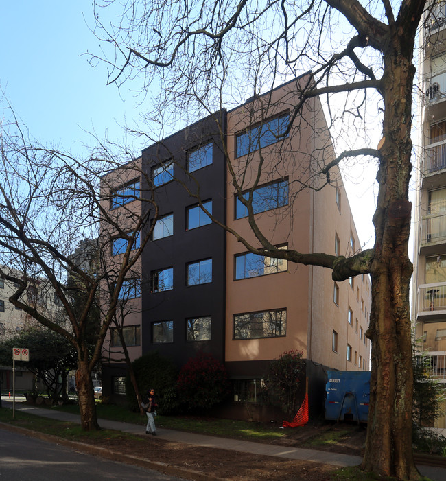 1153 Bute St in Vancouver, BC - Building Photo - Building Photo