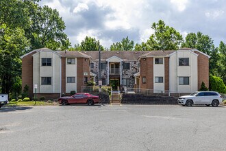 Edison Woods in Edison, NJ - Building Photo - Building Photo