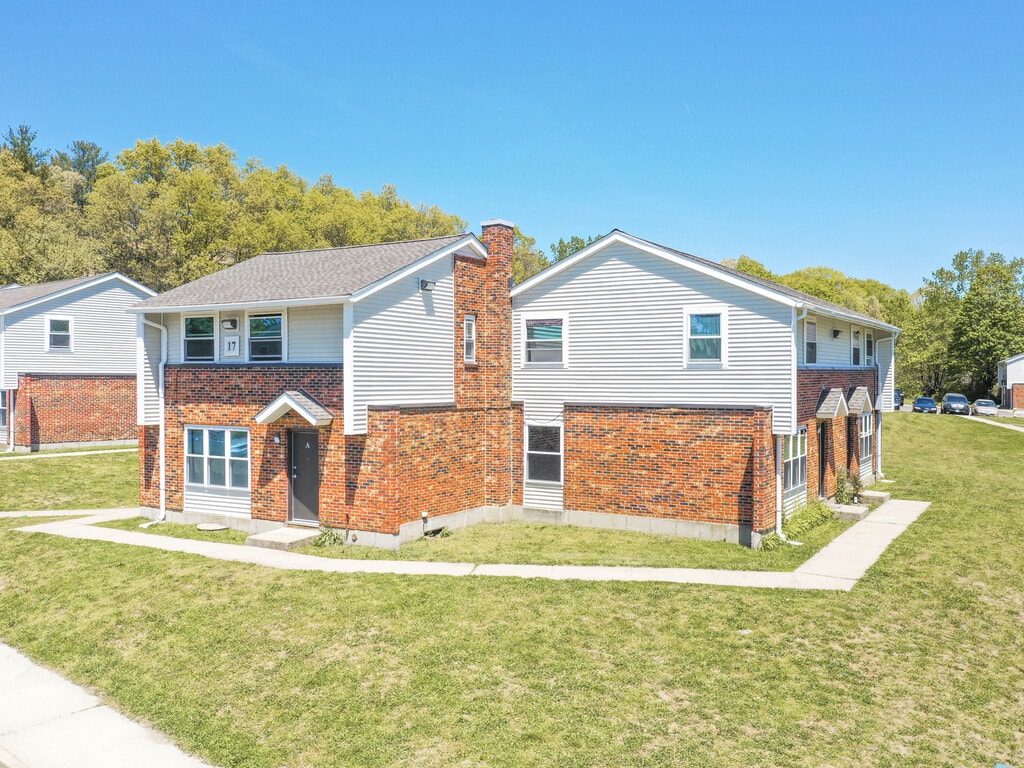 Bunker Hill Waterbury, CT Apartments