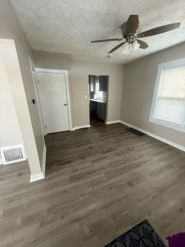2115 S Martin Luther King Jr Blvd in Lansing, MI - Building Photo - Building Photo
