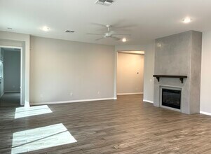 17243 W Echo Ln in Waddell, AZ - Building Photo - Building Photo